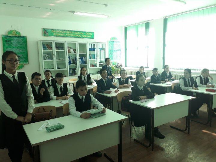 1 желтоқсан - Тұңғыш Президент күніне арналған тәрбие сағаттары