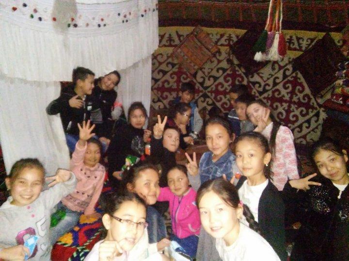 Мектеп оқушылары "Көне Тараз тарихи - археологиялық кешені" мен орталық Музейге экскурсия жұмысында.