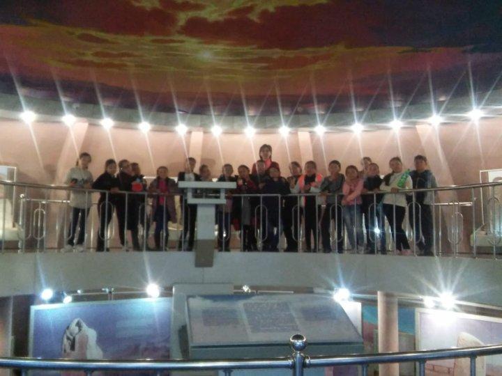 Мектеп оқушылары "Көне Тараз тарихи - археологиялық кешені" мен орталық Музейге экскурсия жұмысында.