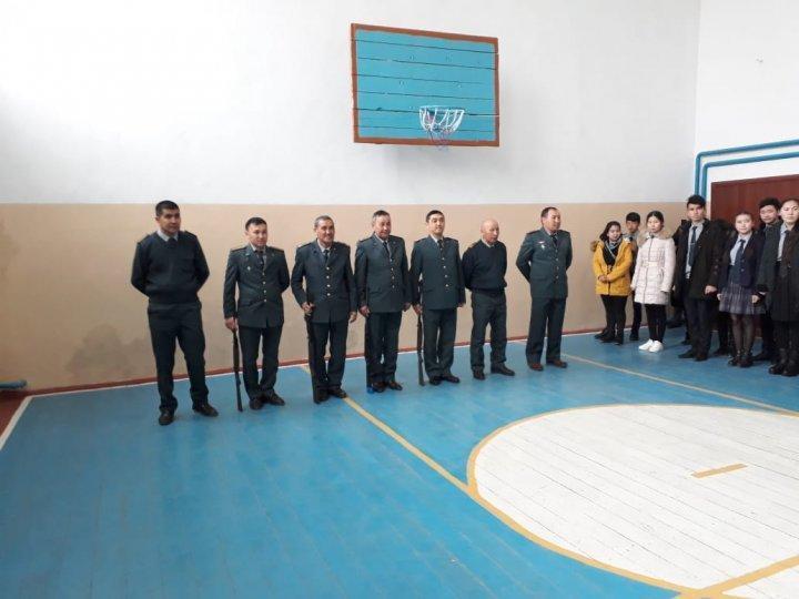 Мектебімізде "Кеңес әскерінің Ауғанстан жерінен шығарылғанына 30жыл болуына орай" "ЖАС САРБАЗ" патриоттық клубтар арасында пневматикалық винтовкадан оқ атудан аудандық жарыс өткізілді.