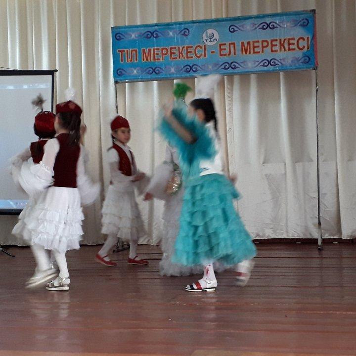 "Тіл мерекесі - ел мерекесі"